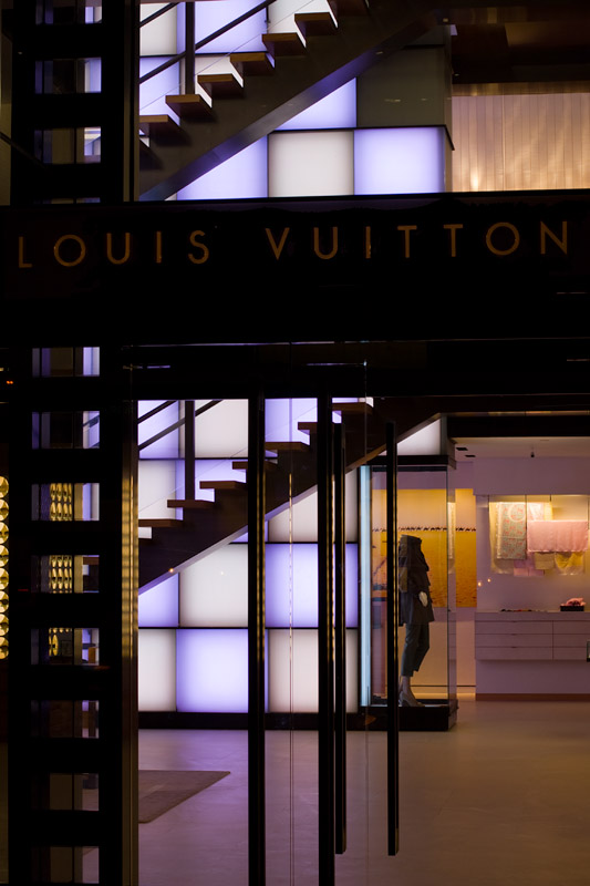 Louis Vuitton Entry